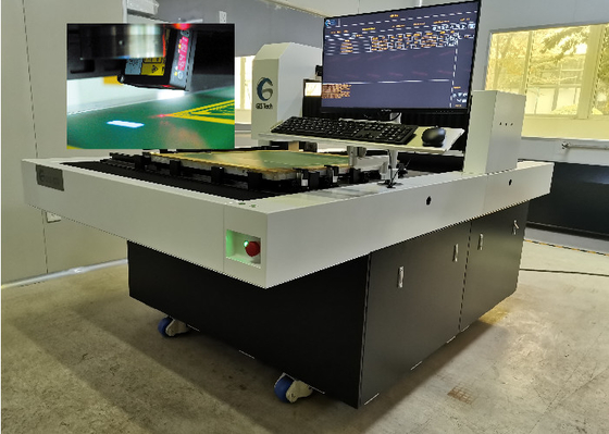 tela automática de 1000x1100mm que expõe a máquina